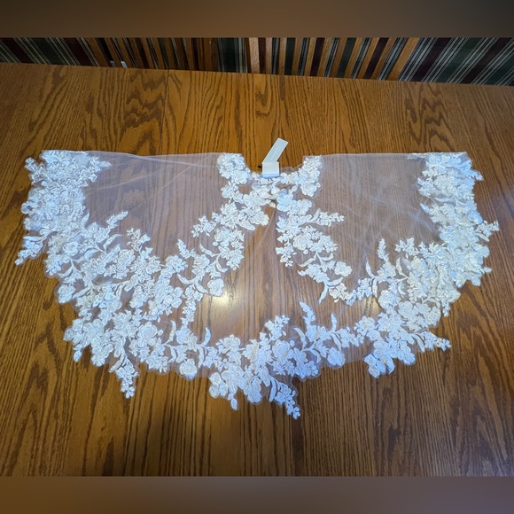 NWT Borrowed & Blue by Southern Living wedding cape/ shawl. Lace detail gorgeous - Picture 6 of 9